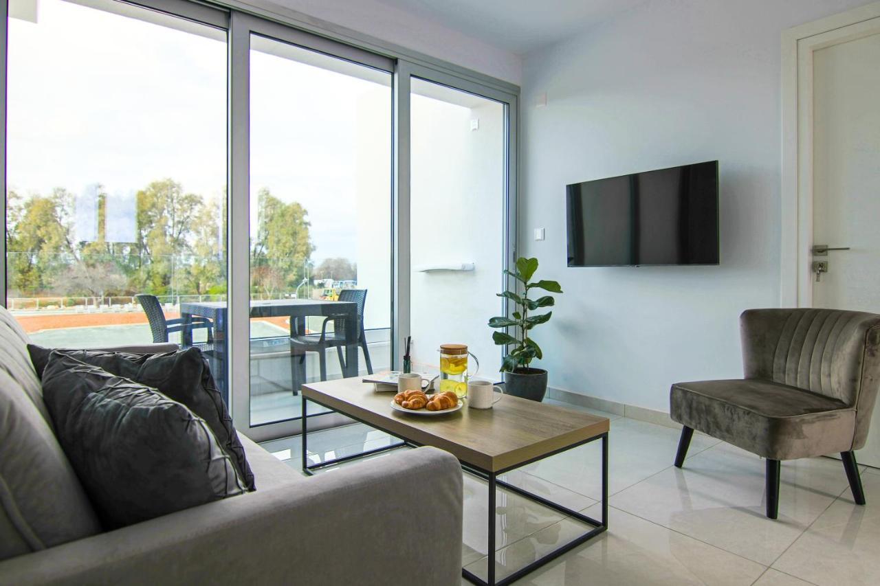 Апартаменты Phaedrus Living - Seaside Executive Flat Harbour 205 Пафос Экстерьер фото