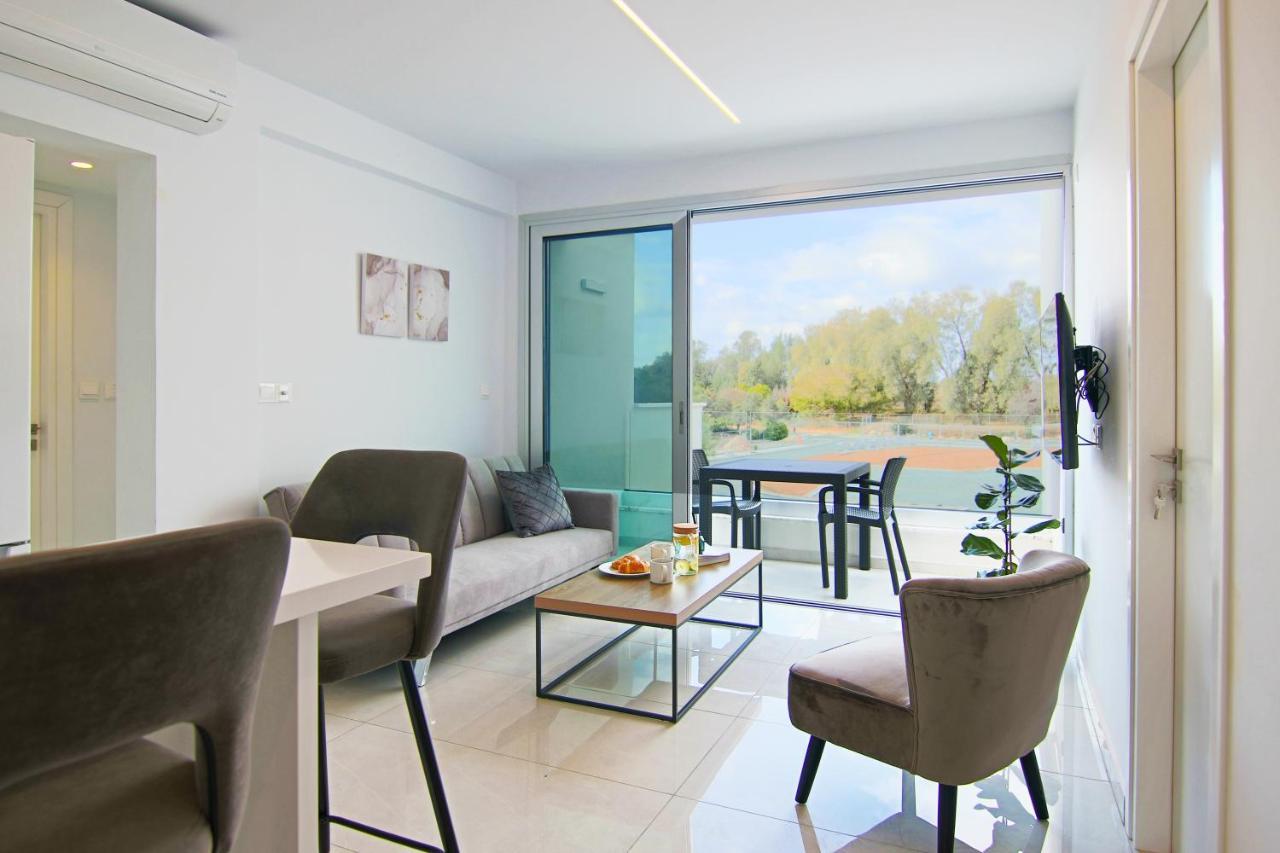 Апартаменты Phaedrus Living - Seaside Executive Flat Harbour 205 Пафос Экстерьер фото