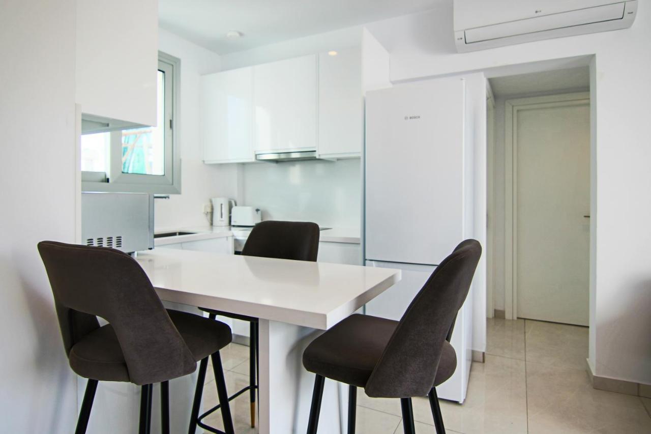 Апартаменты Phaedrus Living - Seaside Executive Flat Harbour 205 Пафос Экстерьер фото